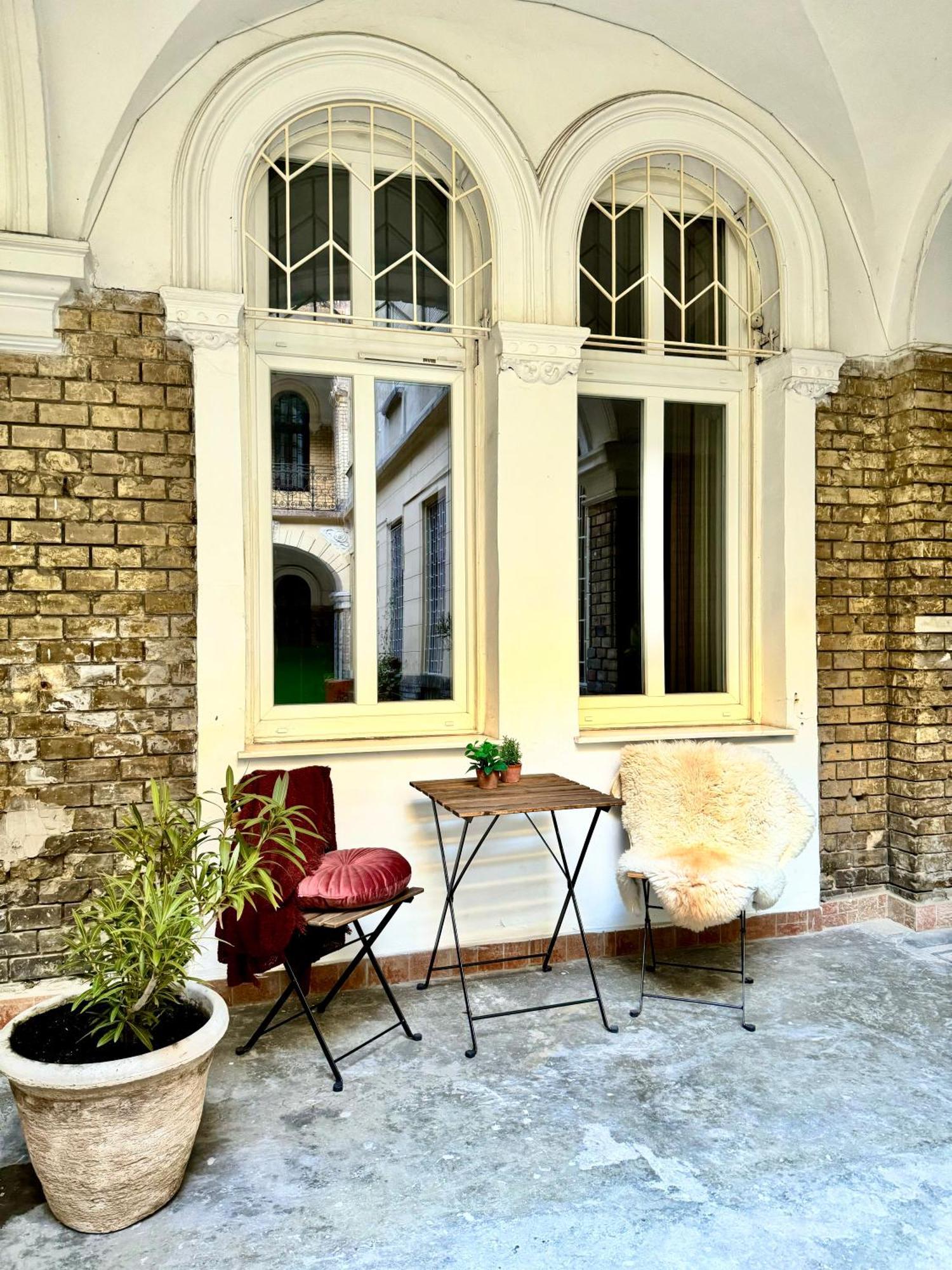 Stay At Liz Budapest Central Exterior photo